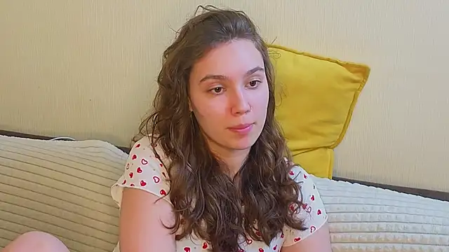 JolieDerringer online show from July 2026 07:14:01 AM