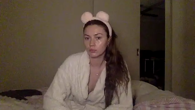 Snapshot of daisycollins chatting on May 2026 08:12:02 AM daisycollins online show from May 2026 08:12:02 AM