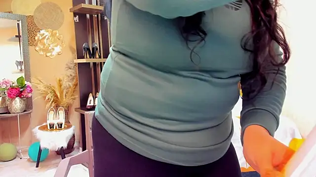 Snapshot of BBWLuxuryMuse chatting on May 2026 11:59:02 AM BBWLuxuryMuse online show from May 2026 11:59:02 AM