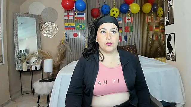 Snapshot of BBWLuxuryMuse chatting on June 2026 11:30:02 AM BBWLuxuryMuse online show from June 2026 11:30:02 AM