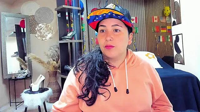 Snapshot of BBWLuxuryMuse chatting on July 2026 11:12:01 AM BBWLuxuryMuse online show from July 2026 11:12:01 AM