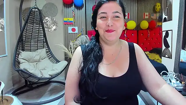Snapshot of BBWLuxuryMuse chatting on July 2026 11:28:02 AM BBWLuxuryMuse online show from July 2026 11:28:02 AM