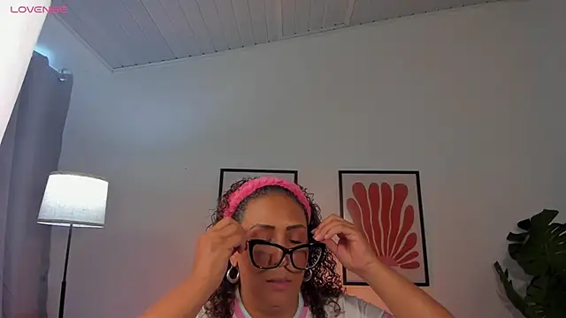 Snapshot of Eva-Millss chatting on June 2026 08:23:01 PM Eva-Millss online show from June 2026 08:23:01 PM