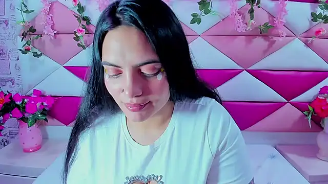 Isabella Mora  online show from May 2026 03:03:02 AM