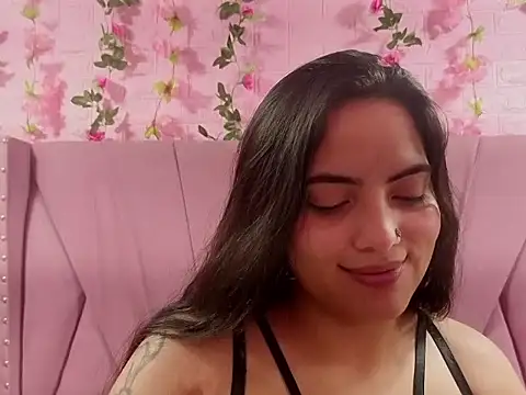 Isabella Mora  online show from May 2026 04:07:02 AM