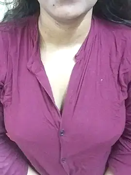 Snapshot of Roji_bha chatting on July 2026 04:19:02 AM Roji bha online show from July 2026 04:19:02 AM