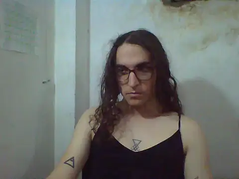 Snapshot of LaCuerva chatting on May 2026 05:50:02 PM LaCuerva online show from May 2026 05:50:02 PM