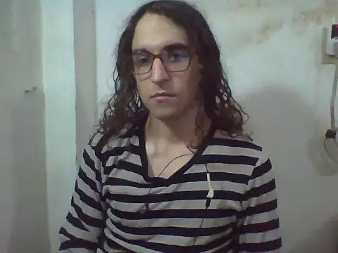 Snapshot of LaCuerva chatting on May 2026 07:43:01 PM LaCuerva online show from May 2026 07:43:01 PM