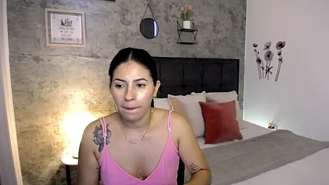 isa cruzx online show from May 2026 09:12:02 PM