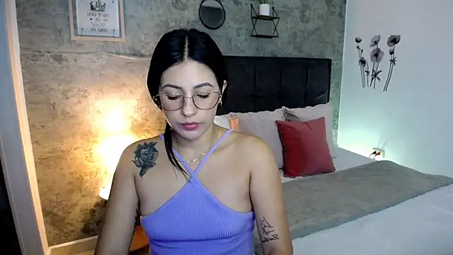 isa cruzx online show from May 2026 10:07:01 PM
