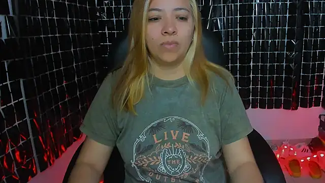 MissAlmaFenix online show from June 2026 02:44:02 PM