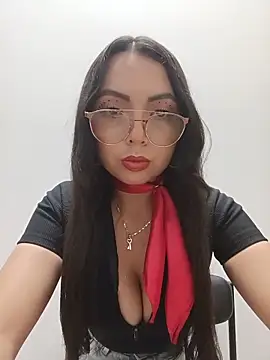 JENNIFER  03 online show from May 2026 04:45:02 PM