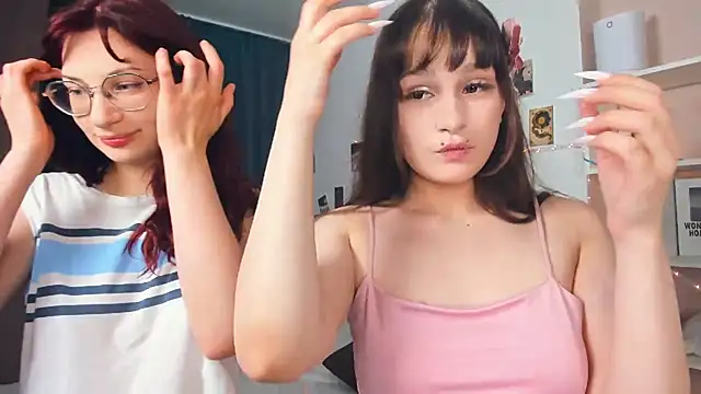 ElaNaecker online show from June 2026 07:48:01 PM