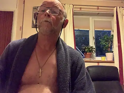 Moonraker64 online show from August 2026 04:37:01 AM