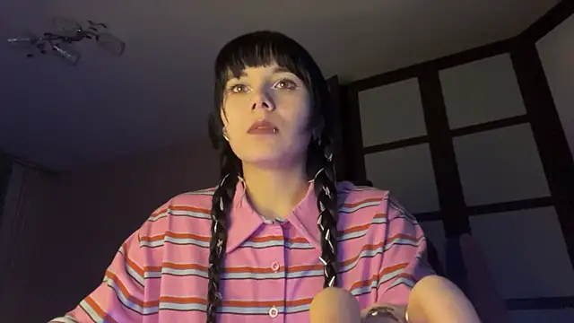 gothicq online show from May 2026 06:36:02 PM