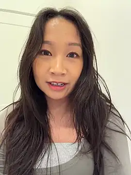 petiteTai online show from May 2026 03:37:02 AM