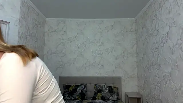 rosylume online show from May 2026 05:41:01 PM