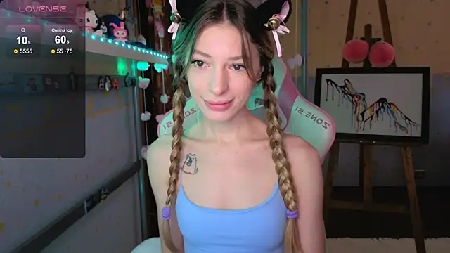 MiaMooonn online show from July 2026 06:39:02 AM