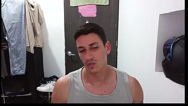 RaulRico online show from May 2026 01:03:01 AM