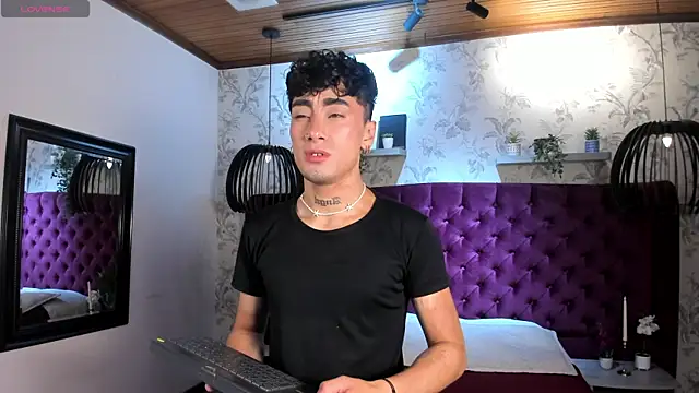 Spencerwhite  online show from May 2026 10:59:02 PM