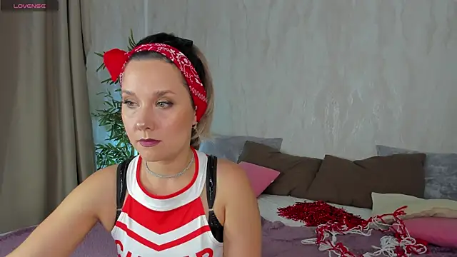 Snapshot of Nikki_Mi1k chatting on July 2026 05:15:01 PM Nikki Mi1k online show from July 2026 05:15:01 PM