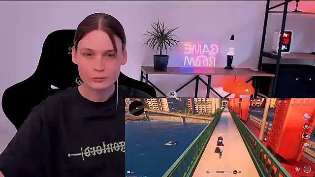 Nessi Villain online show from May 2026 01:28:01 PM