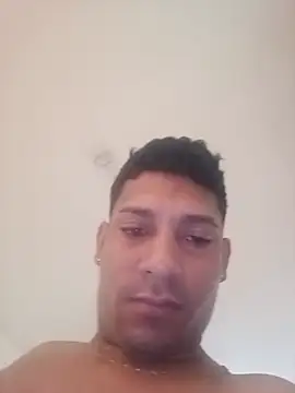 Snapshot of Petterleonel123 chatting on July 2026 01:02:01 PM Petterleonel123 online show from July 2026 01:02:01 PM