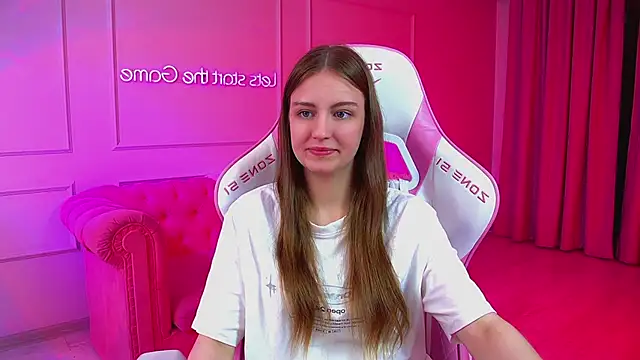 SofiaSarvains online show from June 2026 07:01:02 PM