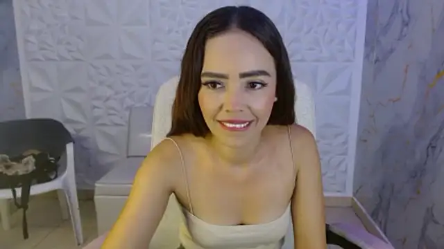 naomis 36 online show from May 2026 01:52:01 PM