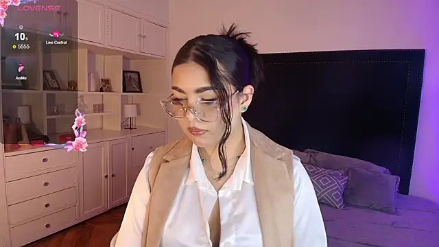 mariana owen online show from May 2026 12:02:01 PM