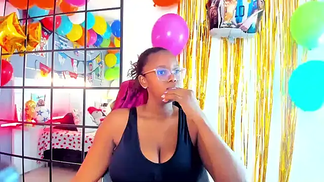 Snapshot of Miss_Khaleesi chatting on June 2026 05:00:01 PM Miss Khaleesi online show from June 2026 05:00:01 PM