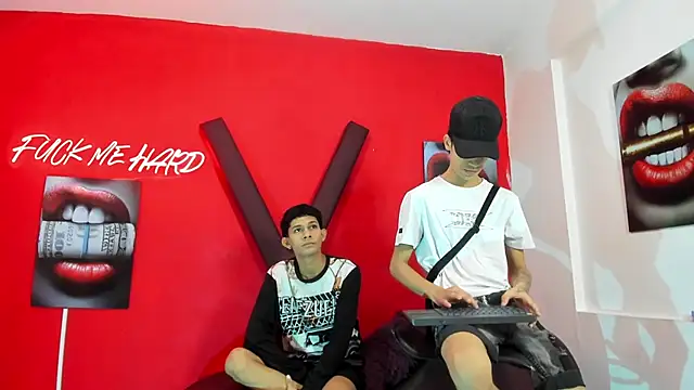TWINKS BOYSX online show from May 2026 01:28:02 PM