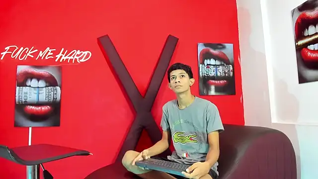 TWINKS BOYSX online show from May 2026 01:29:02 PM