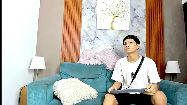 TWINKS BOYSX online show from May 2026 01:17:01 PM