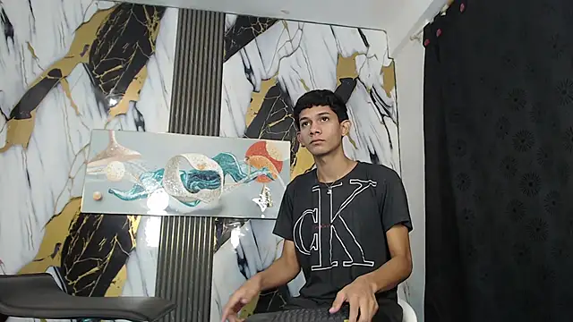 TWINKS BOYSX online show from May 2026 01:19:01 PM