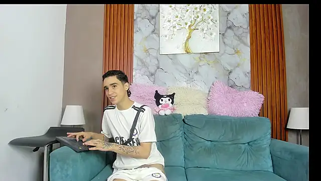 TWINKS BOYSX online show from June 2026 02:33:01 PM