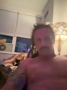 Snapshot of DreadlockDerek chatting on May 2026 01:44:01 AM DreadlockDerek online show from May 2026 01:44:01 AM