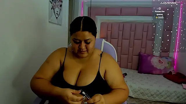 Snapshot of Princess_Xoxo chatting on June 2026 08:15:01 PM Princess Xoxo online show from June 2026 08:15:01 PM