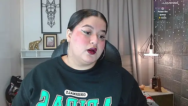 Snapshot of Princess_Xoxo chatting on July 2026 08:35:01 PM Princess Xoxo online show from July 2026 08:35:01 PM