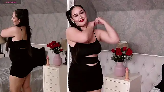 NoeliaReed online show from June 2026 02:33:01 PM