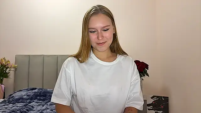 Snapshot of AlisaDreamy chatting on May 2026 02:23:01 PM AlisaDreamy online show from May 2026 02:23:01 PM