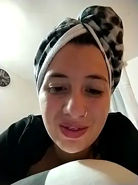 Snapshot of Annie_loveer chatting on June 2026 02:24:02 AM Annie loveer online show from June 2026 02:24:02 AM