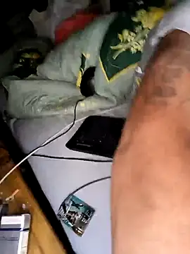 Snapshot of Camodick chatting on November 2025 12:43:01 AM Camodick online show from November 2025 12:43:01 AM