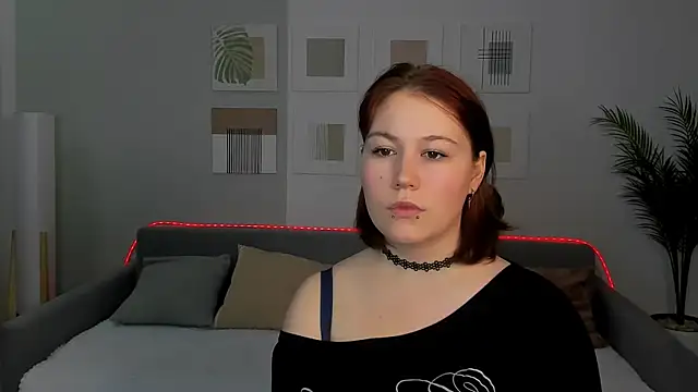 MiaLacrice online show from May 2026 04:18:02 AM