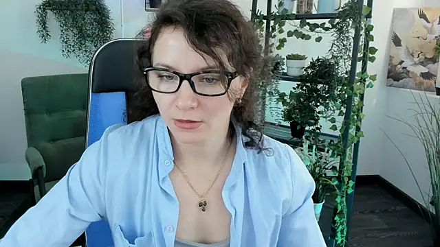 AureliaGleam online show from May 2026 04:40:02 AM