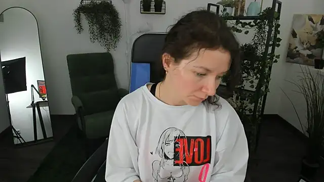 AureliaGleam online show from May 2026 07:15:02 AM