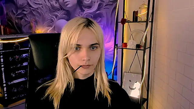 DanaWint online show from May 2026 01:08:01 PM