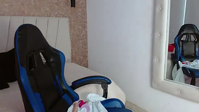 AliceSmity   online show from May 2026 06:09:01 PM