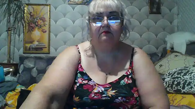 MarinaFarina53 online show from July 2026 06:18:01 PM