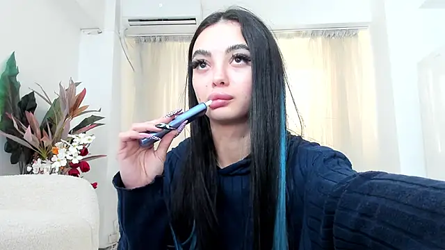 RachellRavee online show from May 2026 05:35:01 AM